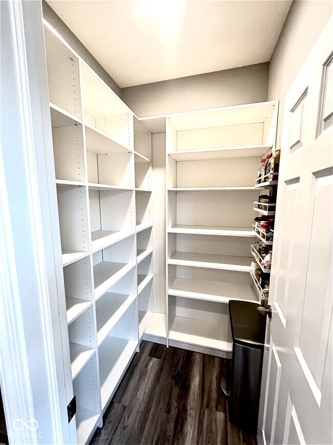 Building Photo - 315 Steeples Blvd