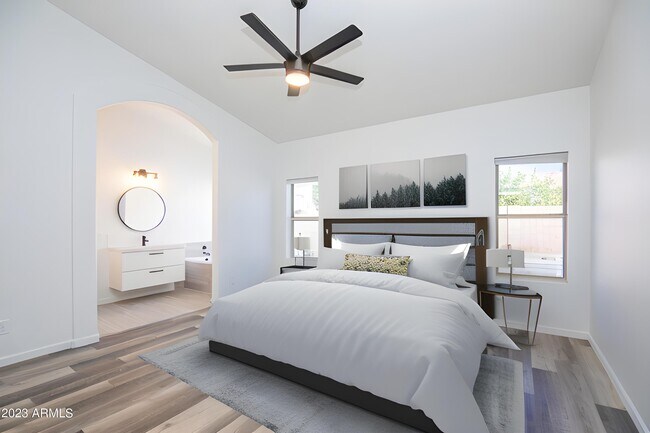 Building Photo - 11532 W Clover Way