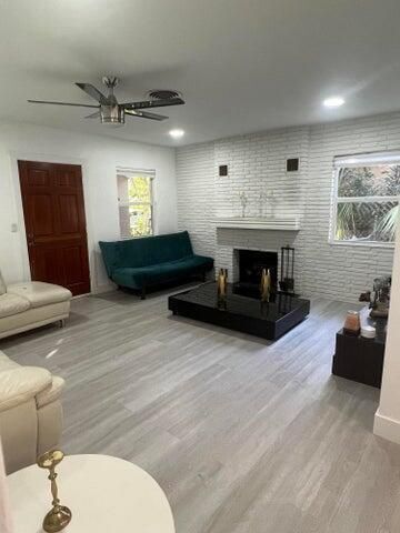 Building Photo - 291 E Boca Raton Rd