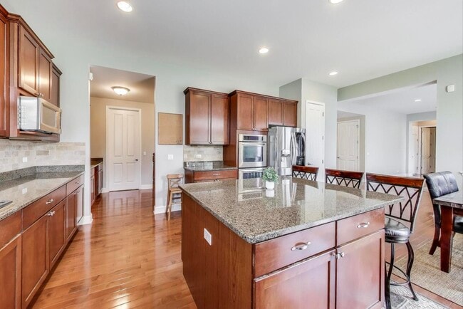 Building Photo - 613 Kinnear Cove