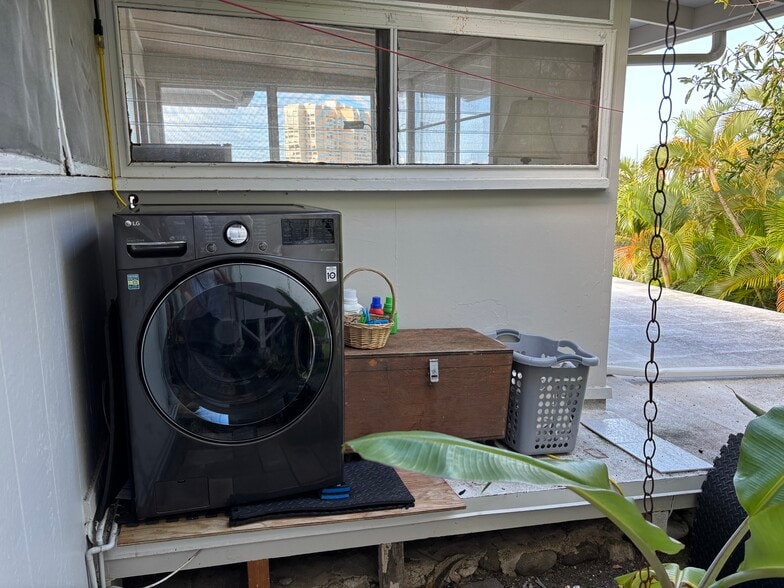 Laundry - combo washer/dryer - 1970 Mott-Smith Dr