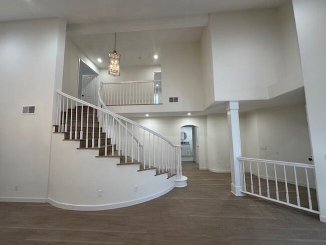 Building Photo - Stunning gated executive home completely redone