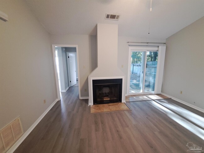 Building Photo - 6204 Forest Pines Dr