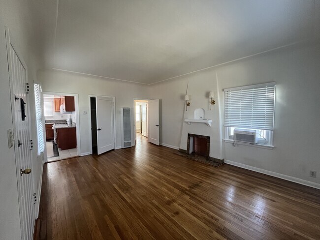 Living Room View #1 - 219 S Eucalyptus Ave