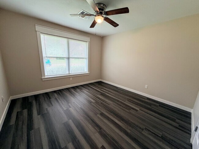 Building Photo - Spacious 3-Bedroom House in Lake Charles - Huge Backyard & Storage Shed