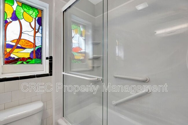 Building Photo - 9 Penn Ave