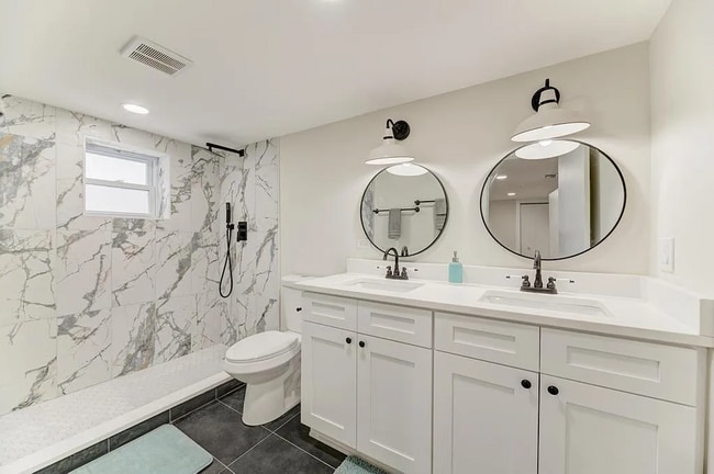 Building Photo - Portage Park 4 bed, 2.5 bath classic!