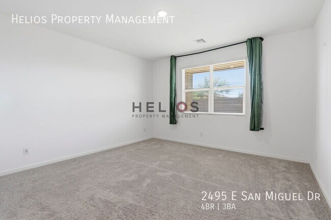 Building Photo - 2495 E San Miguel Dr