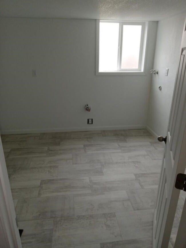 Building Photo - Amazing Private home with views 4-bedroom 2 bath, 2 car garage