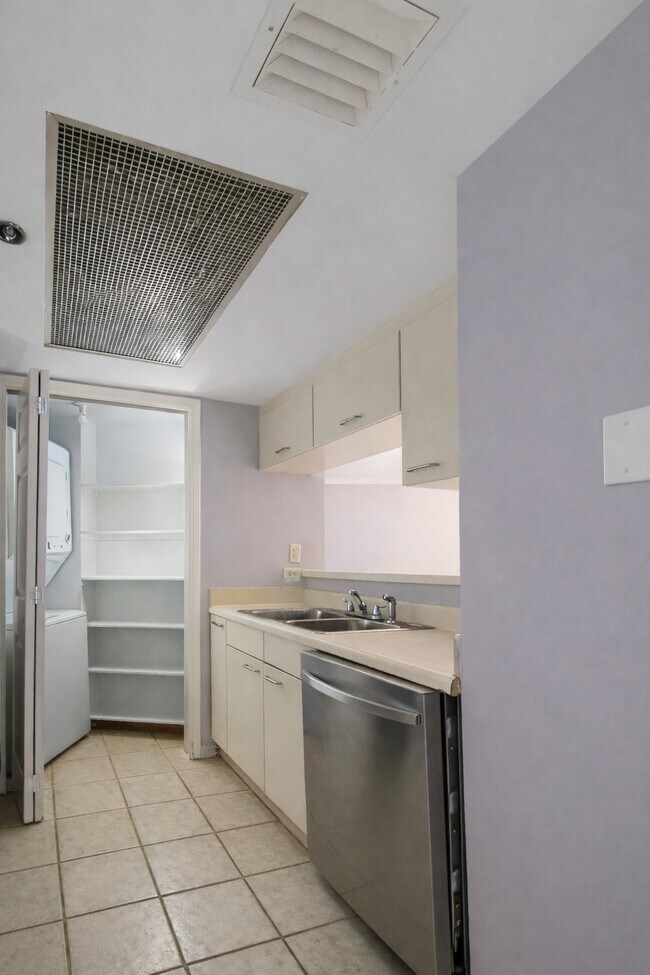 Building Photo - 3525 Sage Rd