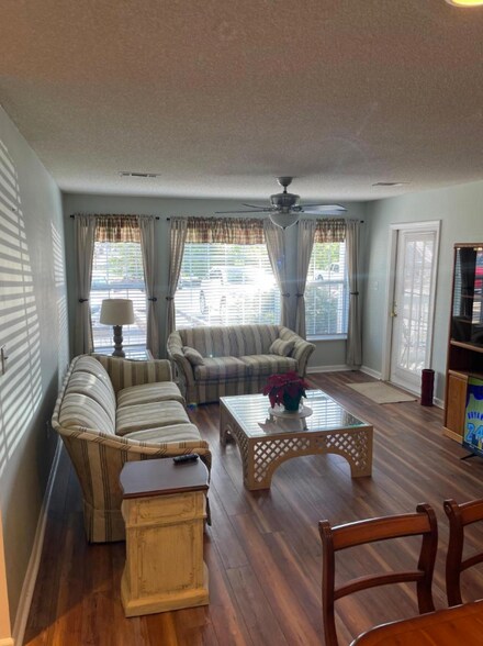 Building Photo - 1231 Ladys Island Dr