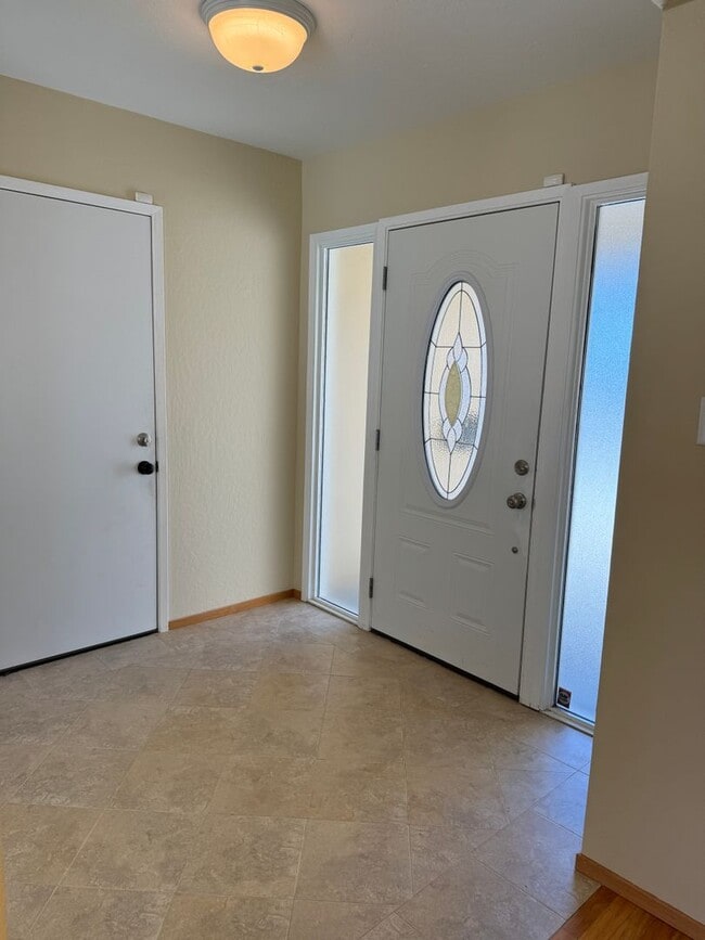 Building Photo - 430 Blue Ridge Dr