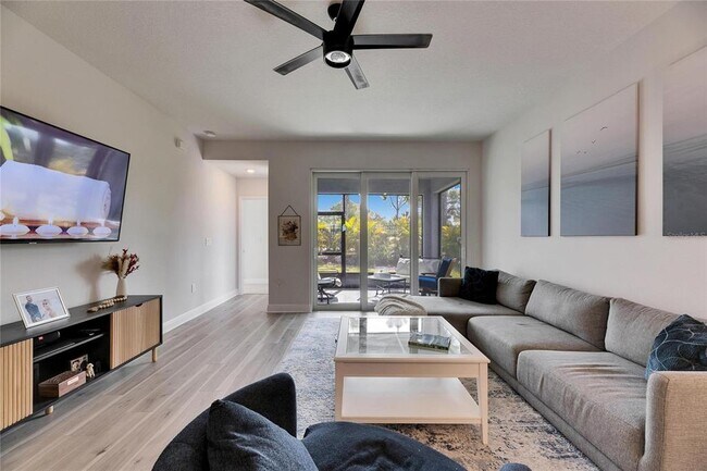 Building Photo - 5541 Del Coronado Dr