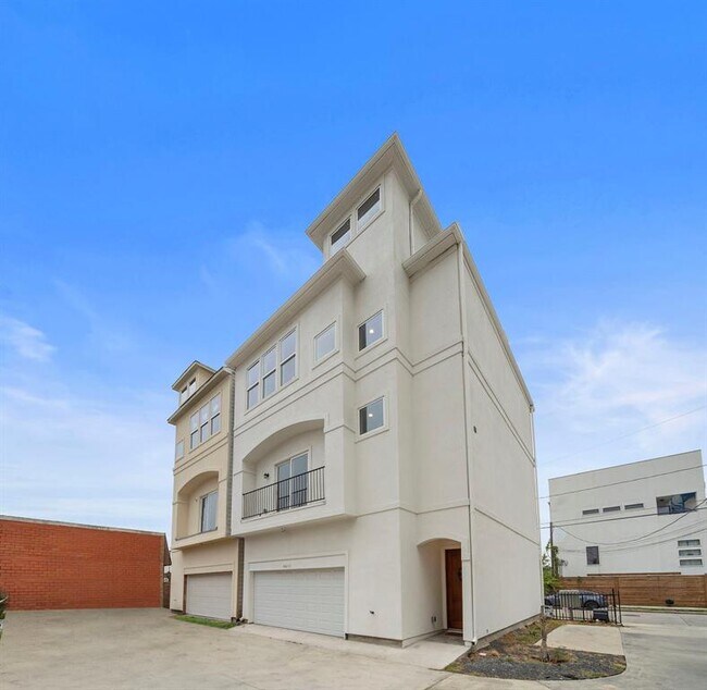 Primary Photo - 4611 Nett St