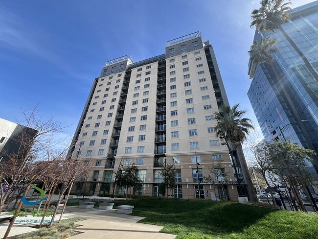 Building Photo - $2595 - 7th Floor 1 Bd/1 Ba Executive Condo in Beautiful Luxury Complex/City Heights