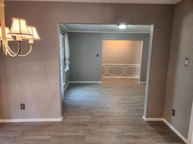 Building Photo - 2322 Deer Valley Dr