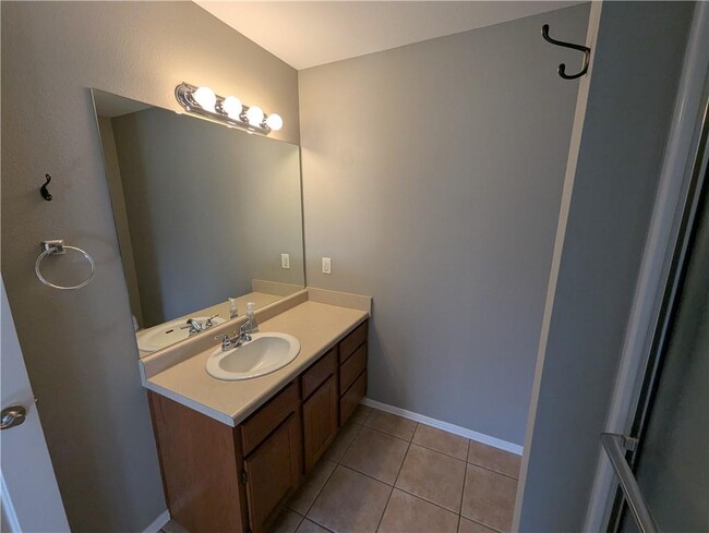 Building Photo - 840 Ash Ct