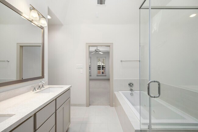 Building Photo - 3302 Audley St