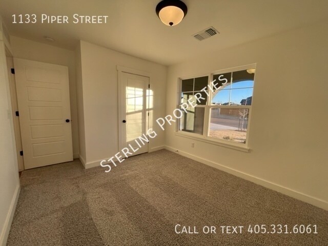 Building Photo - 1133 Piper St