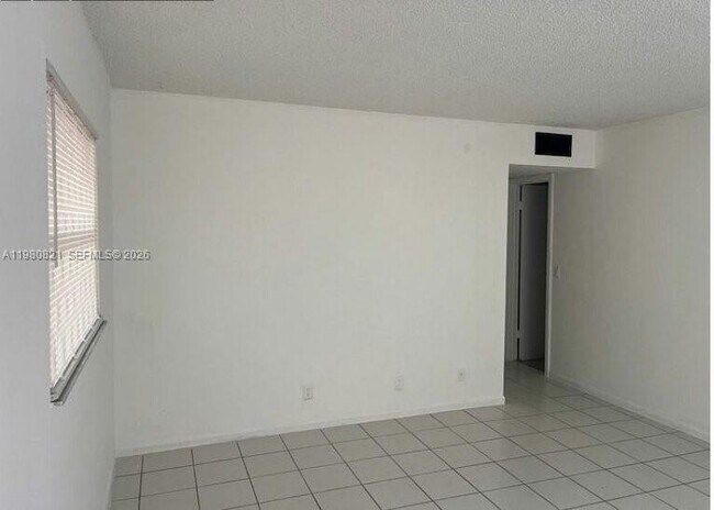 Building Photo - 321 SW 1st Ct