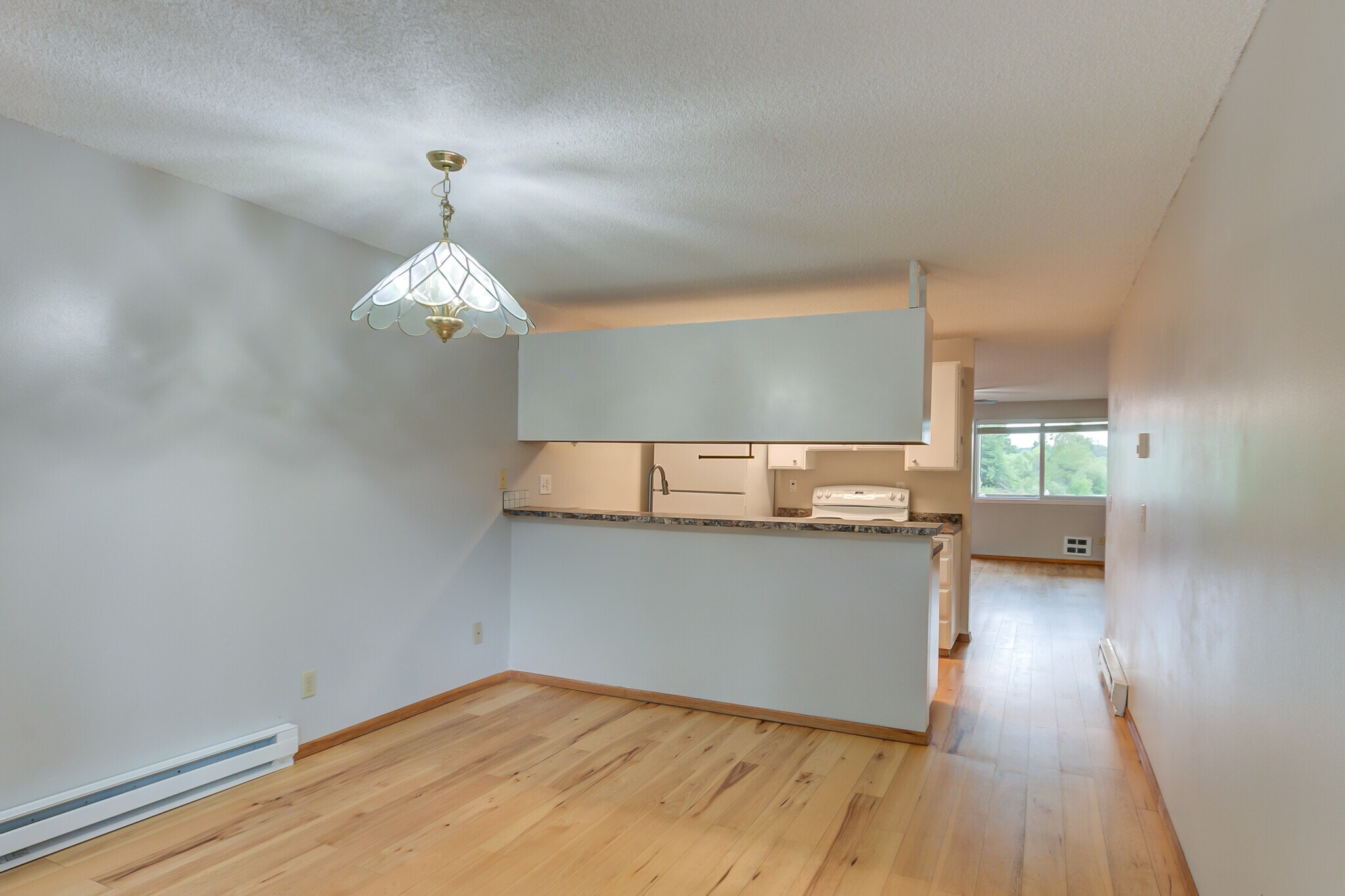 Building Photo - 4050 W Lake Sammamish Pky NE