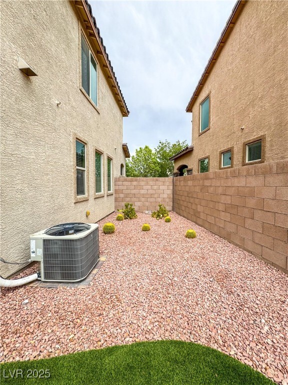 Building Photo - 12233 Loggeta Way
