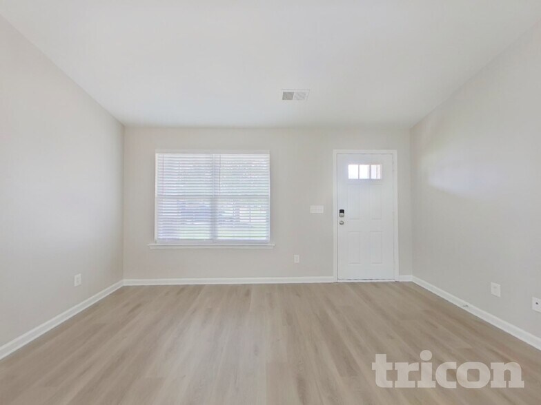 Building Photo - 158 Bonhomme Cir