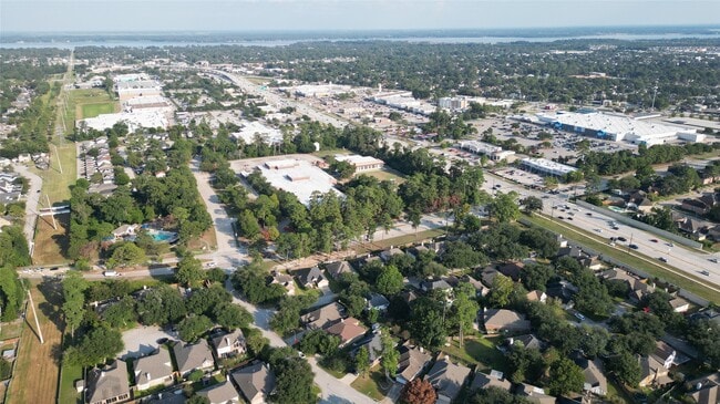 Building Photo - 19134 Milloak Dr