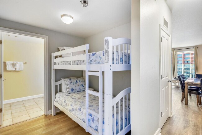 Building Photo - 104 Gulfside Ct