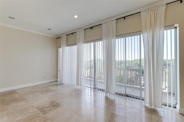 Building Photo - 6211 W Northwest Hwy