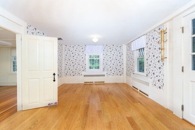 Building Photo - 73 Westledge Rd