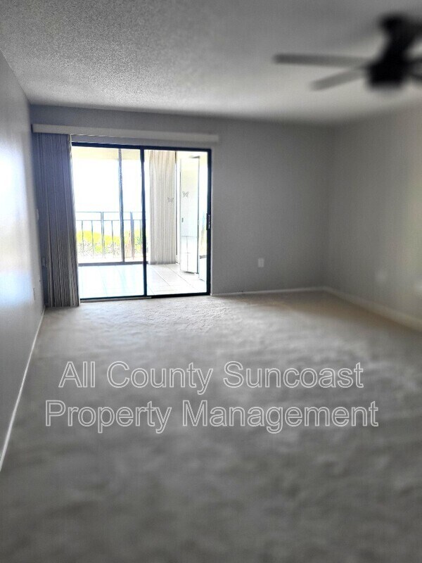 Building Photo - 6430 Sun Eagle Ln
