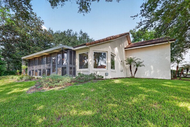 Building Photo - 118 W Magnolia Ave