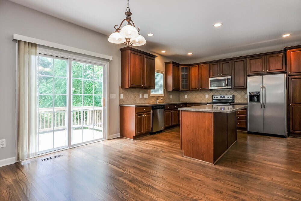 Building Photo - 1320 Trailing Rose Ct