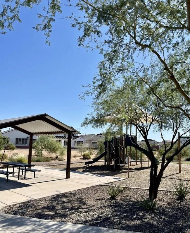 Building Photo - 2022 Built Single-Level 4Bedrooms/3Baths Stunning Home!!