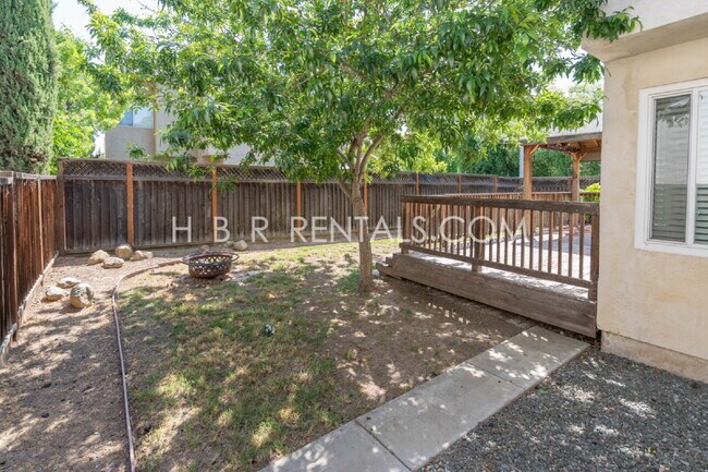 Building Photo - Charming Corner Haven: 3BR/2.5BA with Modern Upgrades in Tracy, CA