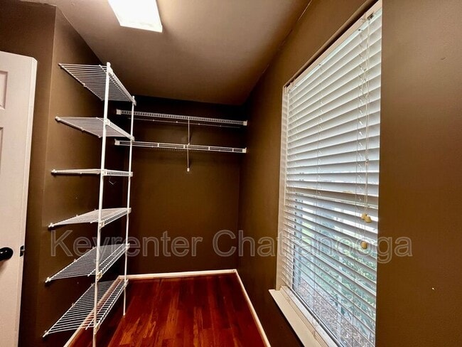 Building Photo - 5775 Crooked Creek Dr