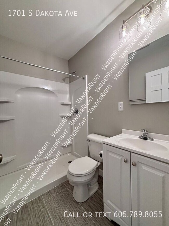 Building Photo - 1701 S Dakota Ave