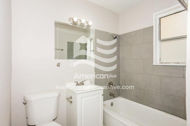 Building Photo - 731 Morton Ave NE