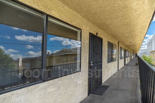 Building Photo - 1527 S Palm Ave