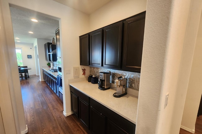 Building Photo - COMING SOON- 4 bedroom in NW