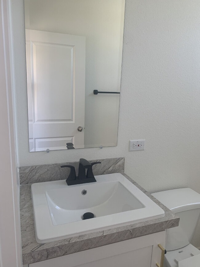 Building Photo - ** MOVE IN BONUS of $500.00 ** (If an agreement is signed by April 30th 2026) A brand new ADU (Ac...