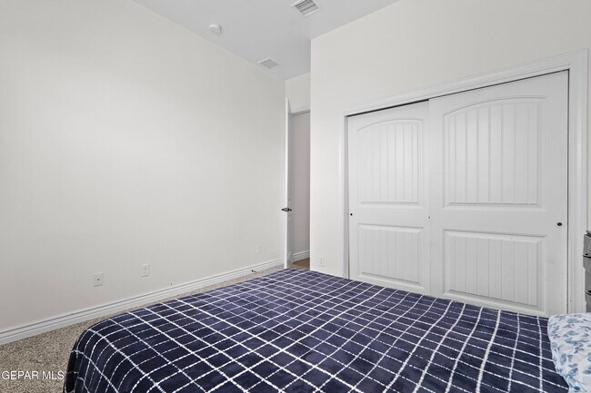 Building Photo - 7376 Cimarron Gap Dr