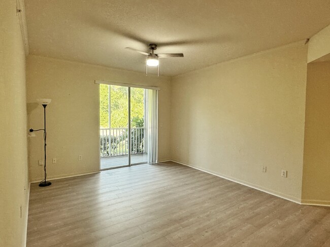 Building Photo - First floor, 3BR/2BA with garage Villa San...