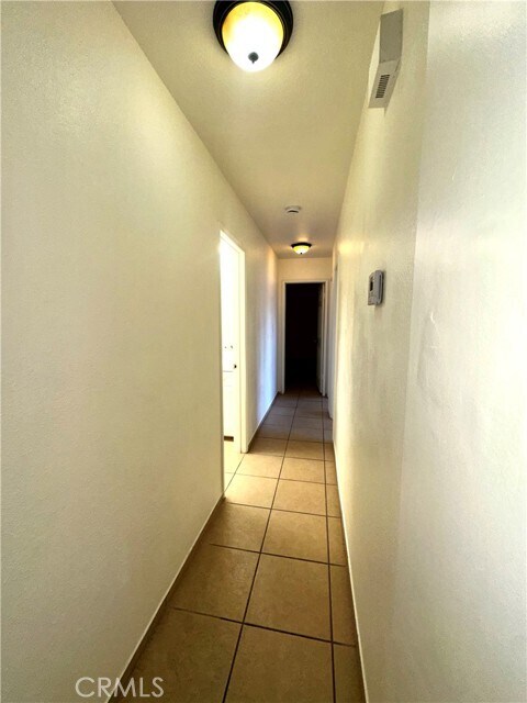 Building Photo - 10918 Maya St