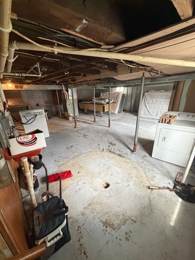 Building Photo - Cozy Two Bedroom in Quiet Avoca!
