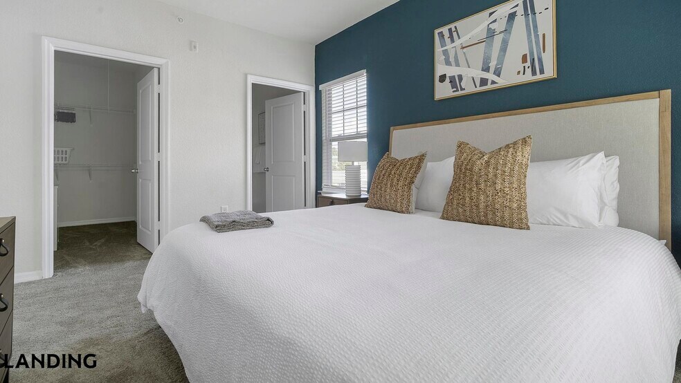 Building Photo - 655 W Mallard Creek Church Rd