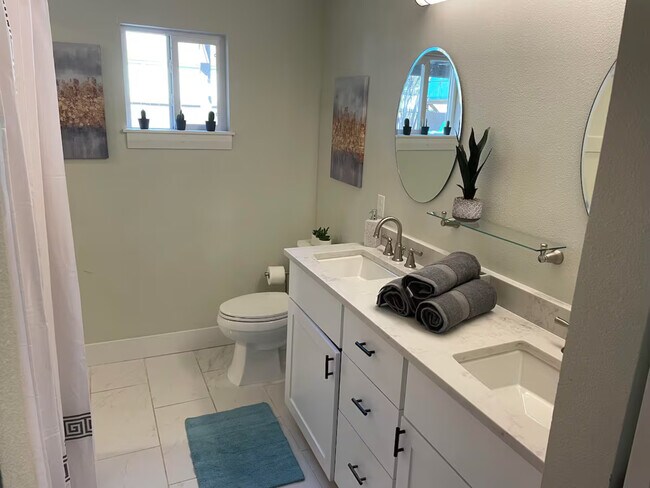 Building Photo - 1406 Brentwood St