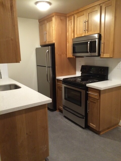 Building Photo - Modern Remodel Spacious 2BD University Par...