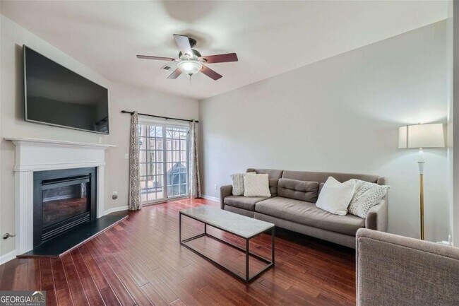 Building Photo - 2296 Leicester Way SE